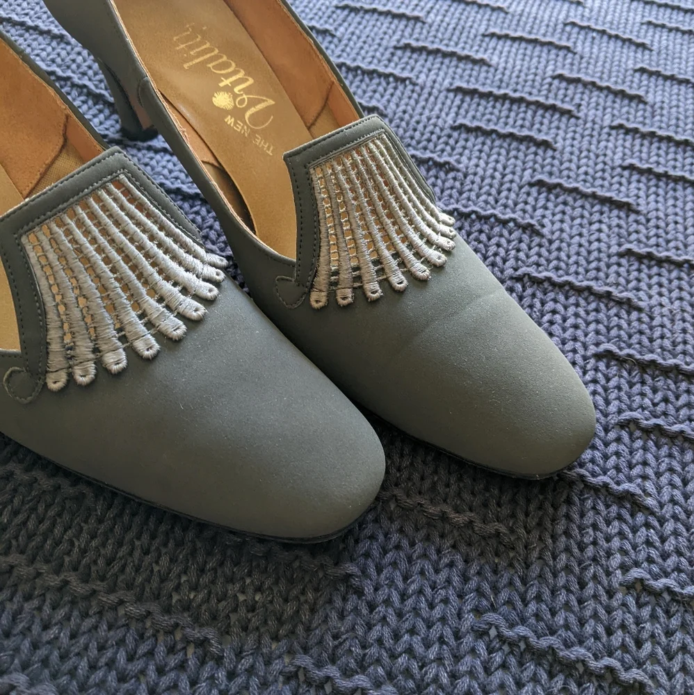 VTG Vitality Grey Heels Sz 7 - Picture 2 of 16